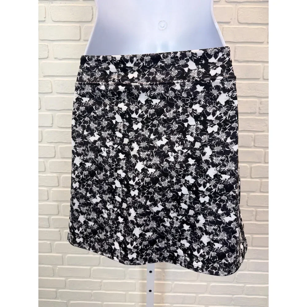 Tranquility by Colorado Clothing Floral Print Skort Black White Medium